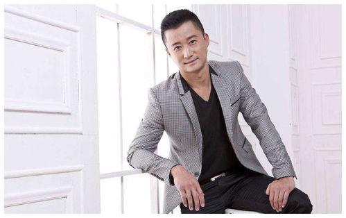 娱乐圈吃瓜吴京是谁啊,揭秘吃瓜群众心中的吴京