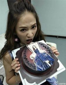 娱乐吃瓜女艺人团