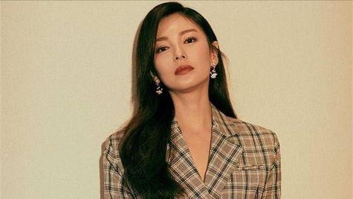 娱乐圈吃瓜女明星小说,瓜田里的璀璨星光